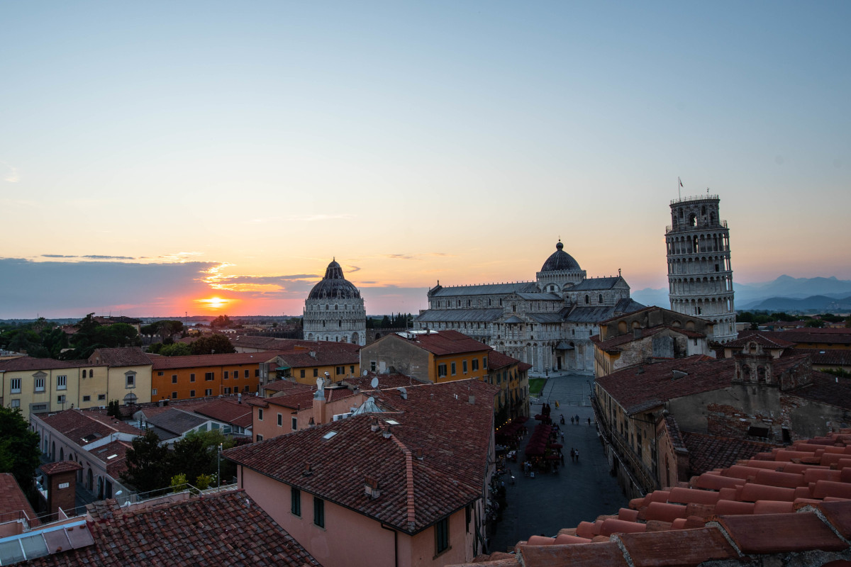 The sun rising over Piazza dei Miracoli