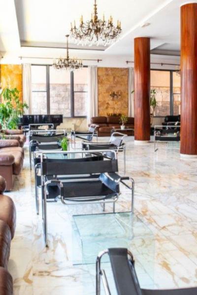 Gallery Hotel 4